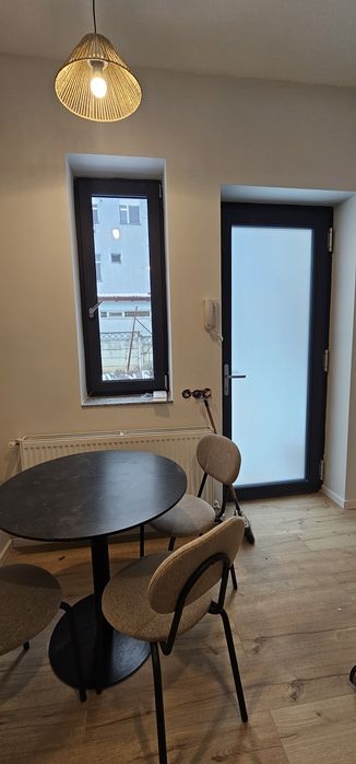 P.F. inchiriez ap. la casa 2 camere Zona Ultracentrala