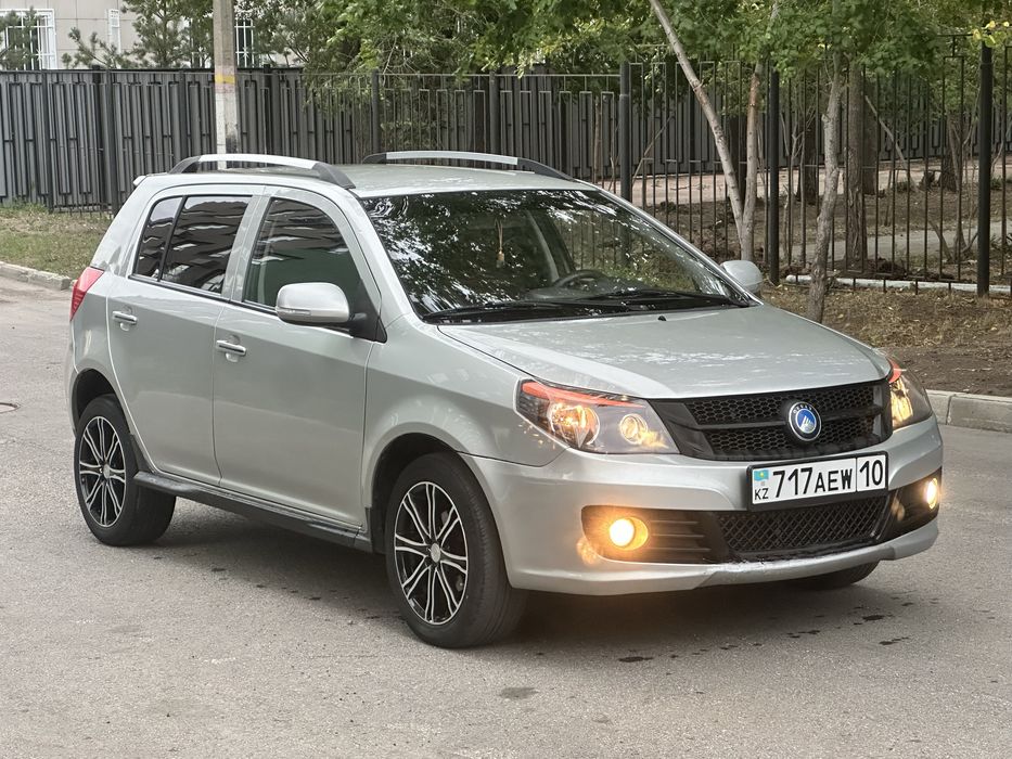 Продам Geely MK Cross 2015 год