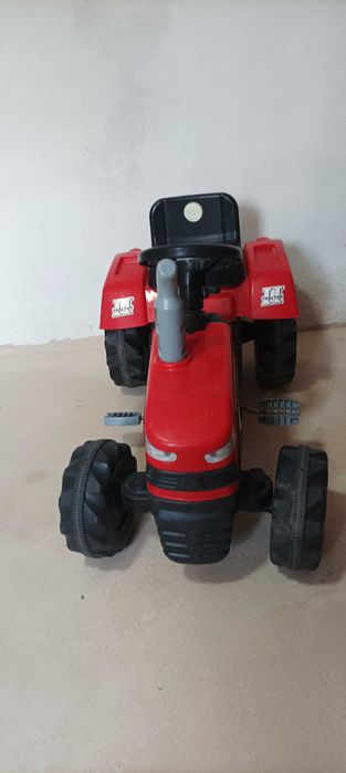 Tractor cu pedale
