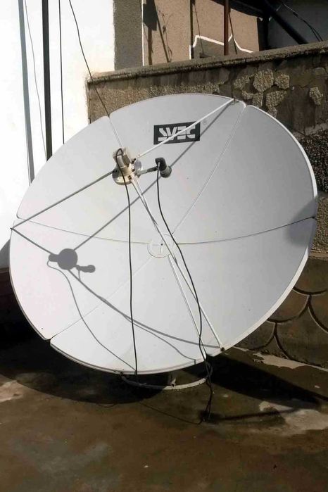 Спутниковая тарелка