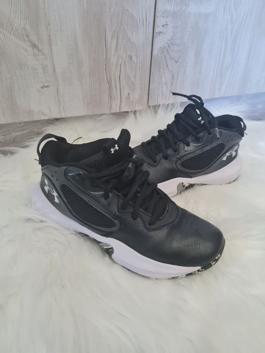 Adidasi Under Armour mărimea 35,5