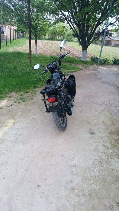 Moto sotiladi srochniga 10/9  holati