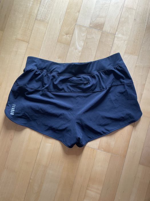 Short Underarmour marime L