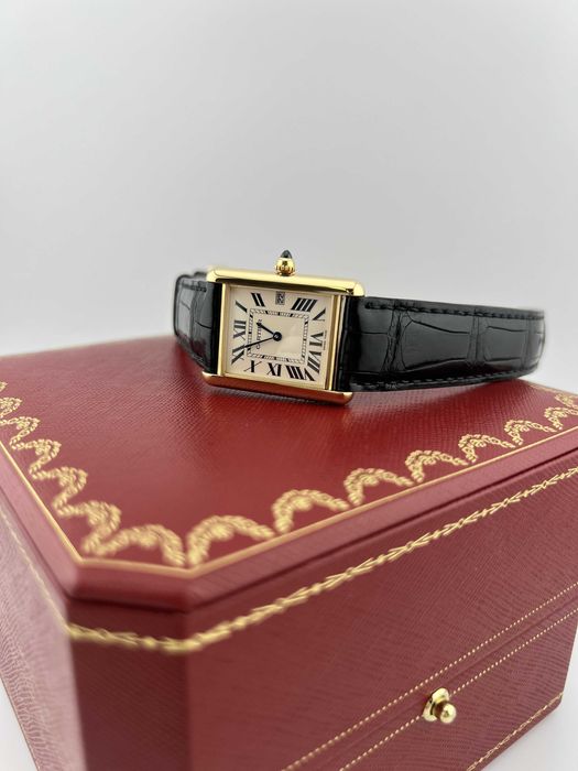 Наручные часы Cartier Tank