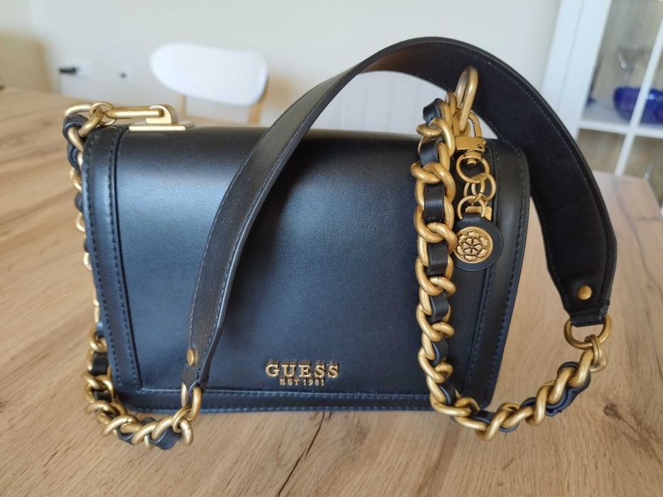 Дамска чанта Guess