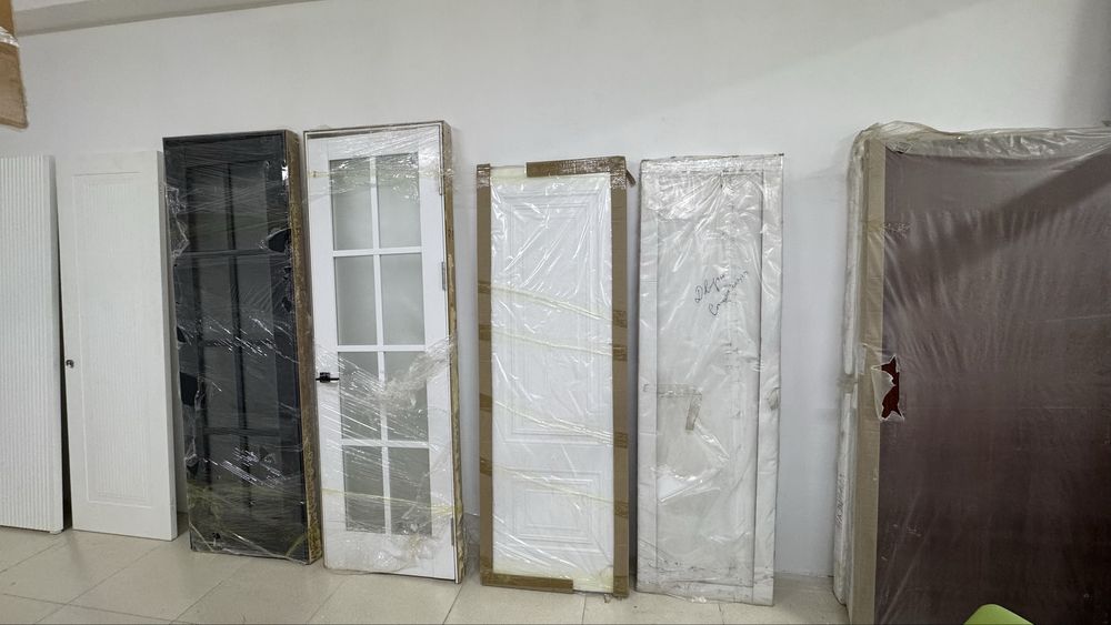 Продам двери с витрины