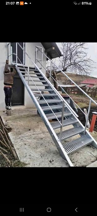 Scări metalice zincate
