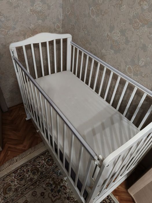 Детская кровать Tomix с маятником