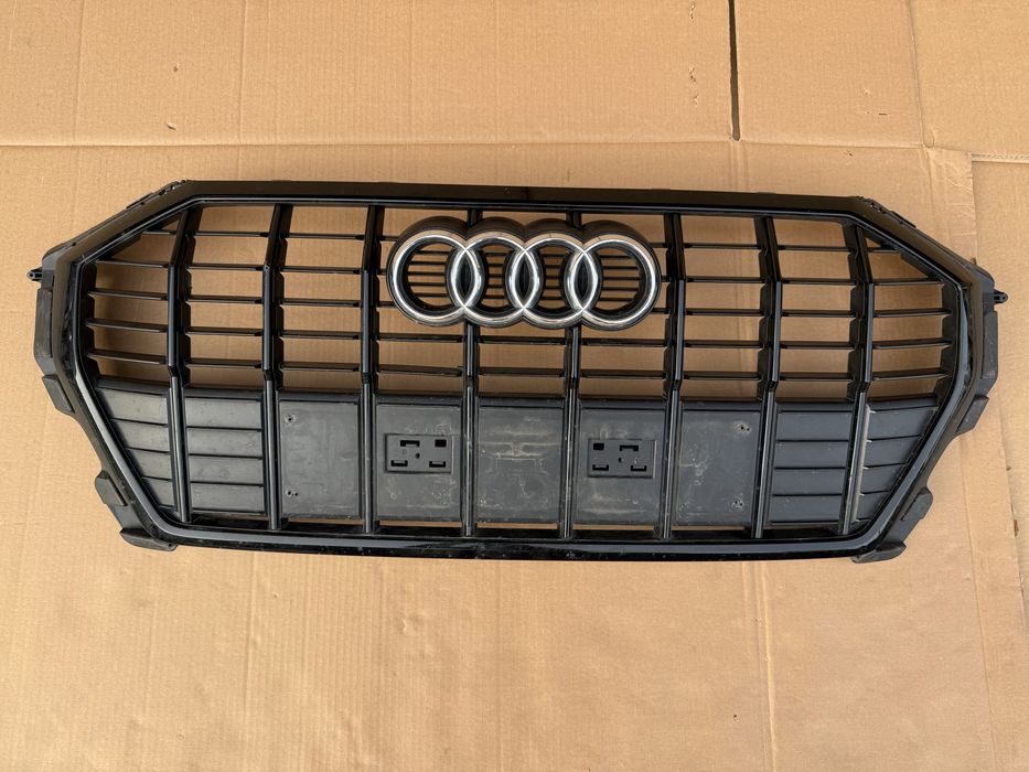 Решетка / Маска AUDI Q3 F3 S-Line