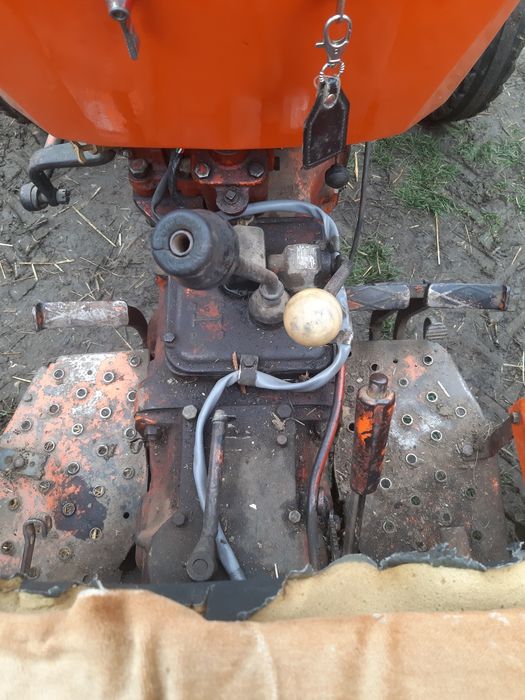 Vand un Tractor Utb 445, in perfecta stare de functionare