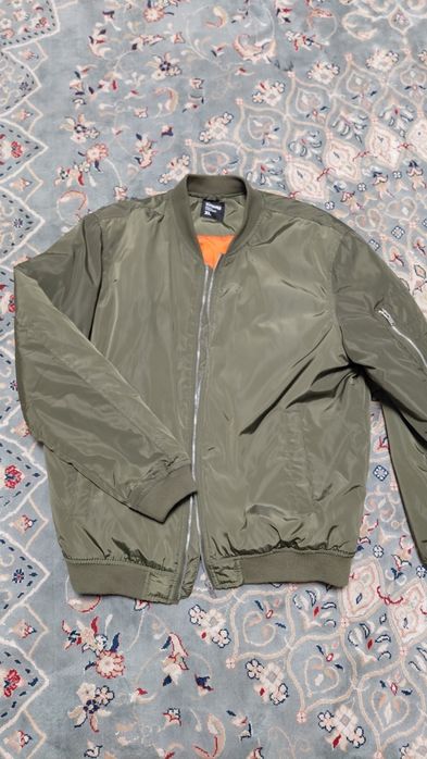 Куртка бомбер ..