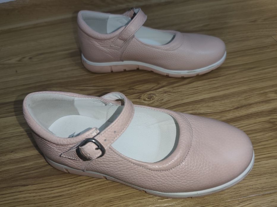 Lot pantofi piele fete m. 35