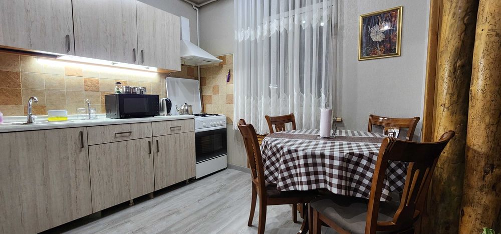 Сдается посуточно 2-комнатная квартира рядом с улицей Т. Шевченко.