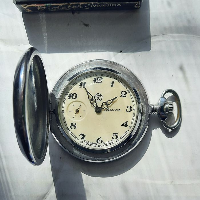 Часовници Raketa