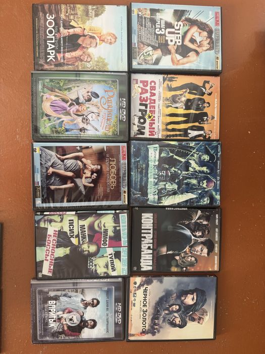 Диски, фильмы, сериалы на русском и английском языке