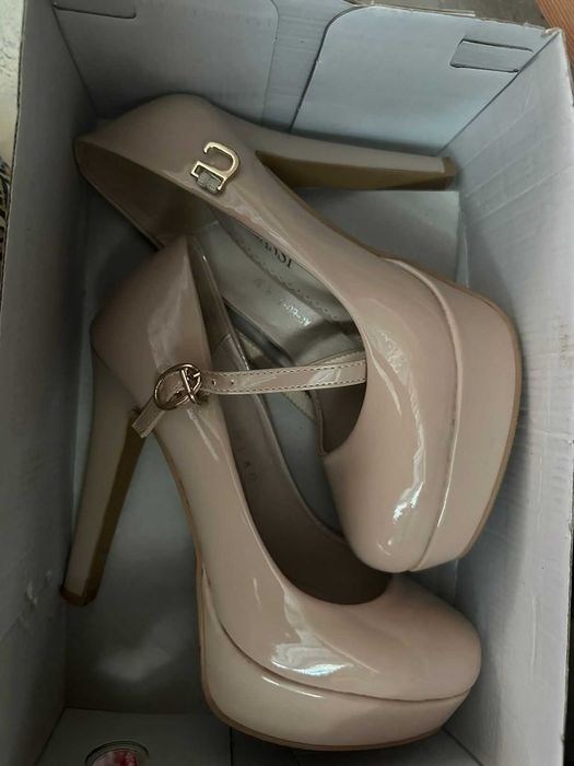 Туфли, барлығы 34,   37 беж с ремешком