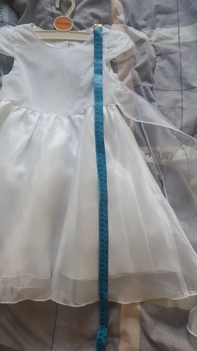 Нарядное платье на девочку 2,5-3 года