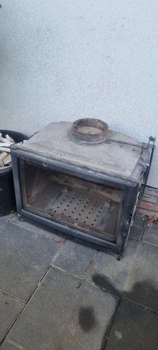 Șemineu cu lemne utilizat dar in stare bună
