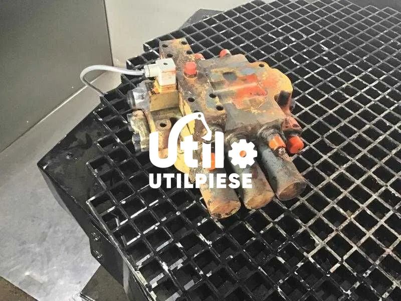 Distribuitor Liebherr L531 L541 L551 L556 L566 + piese Liebherr