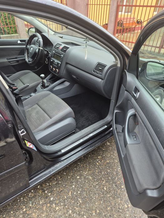 Golf 5      1.6 benzina