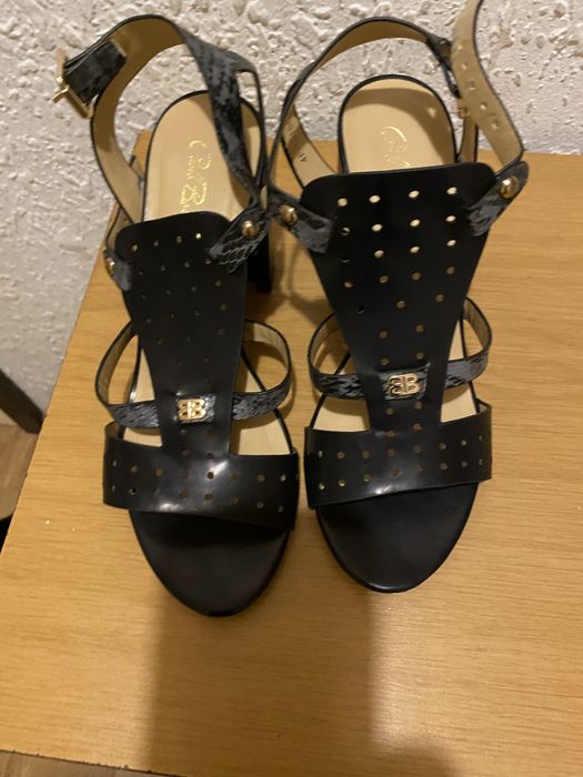 Дамски сандали