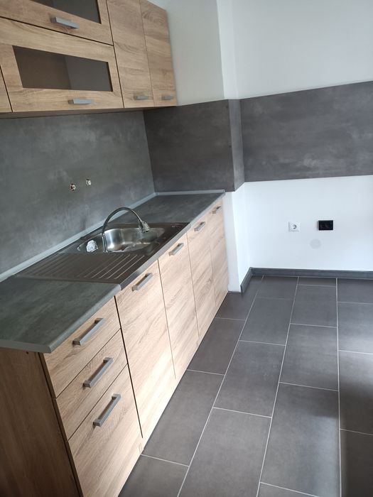 Дава се под наем Тристаен апартамент в Търговище, Боровец - 60 кв.м за 255 € - Снимка #2