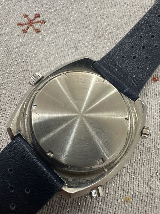 Heuer calculator мъжки часовник от 70те.Хронограф.Часовника е винтидж.