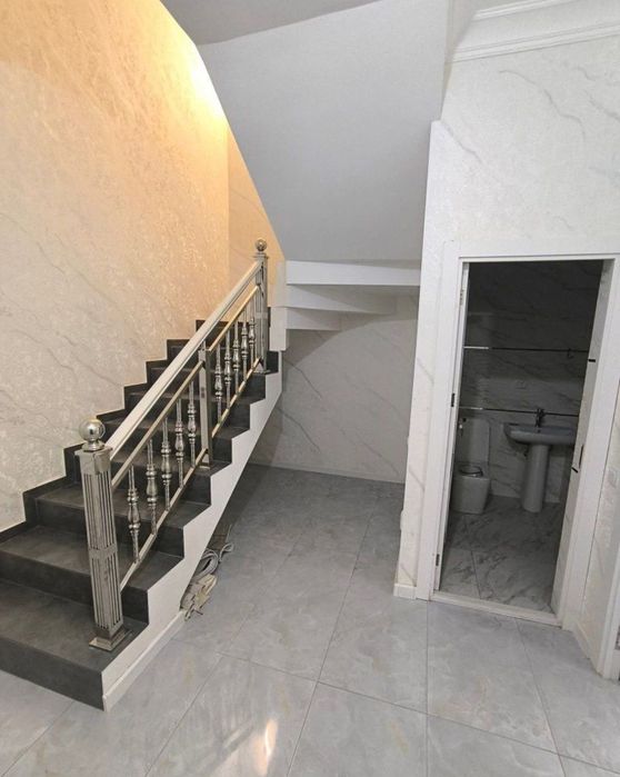 uy kvartira sotiladi