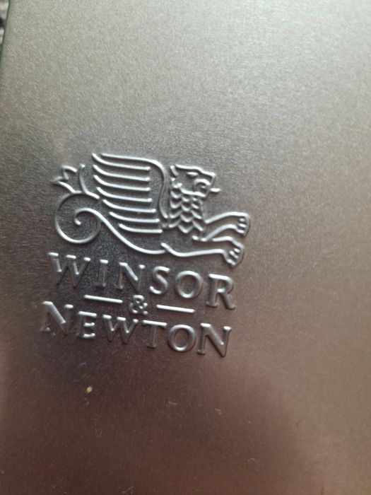 Продам карандаши winsor & newton