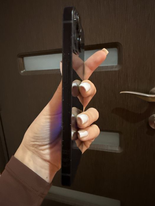 Продавам iPhone 14