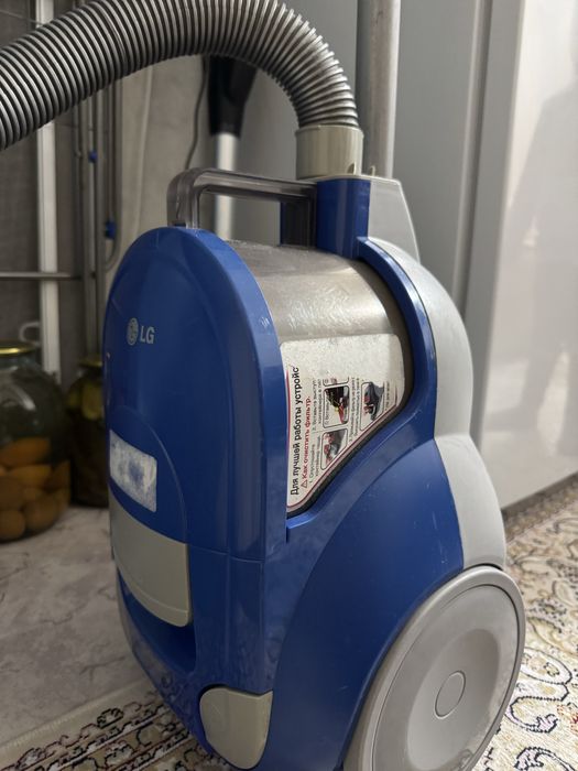 Продам Пылесос LG