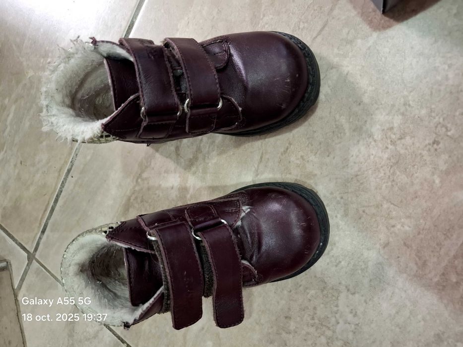 Ghete imblanite fetite, Bambini, marimea 23, pret negociabil