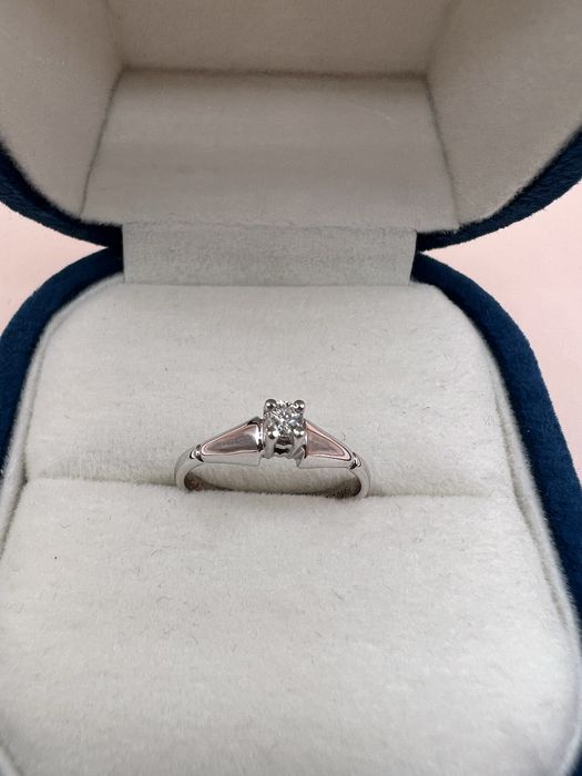 Продам золотое кольцо.