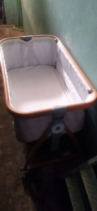 Продается манеж для новорожденных