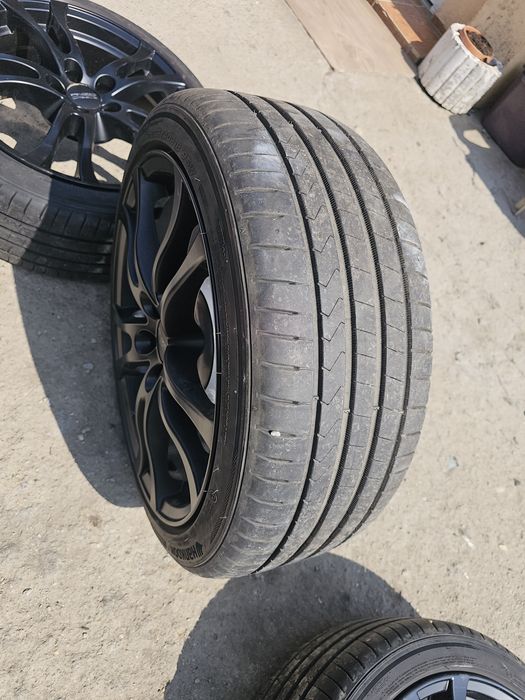 Jante aliaj 18” 5x108 + anvelope VARĂ Hankook 245/40 R18
Anvelopele sunt aproape noi (rulate ~200 km)
O anvelopă are o zgârietură superficială (nu a