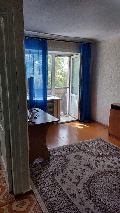 Продам 1-ком квартиру район Каравана.