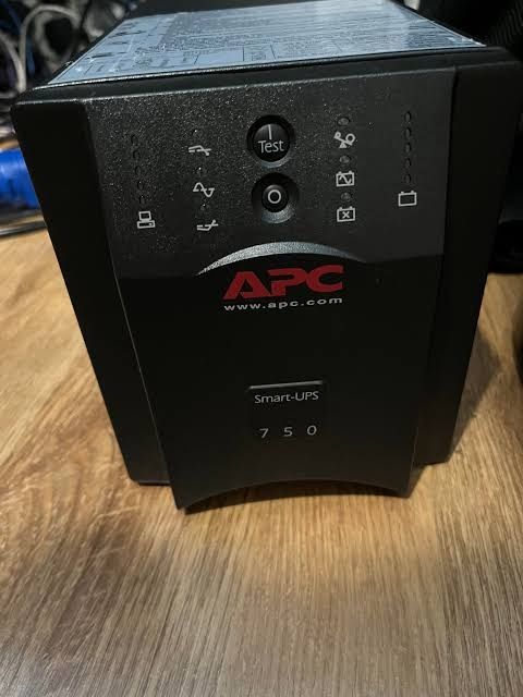 UPS APC smart 750va