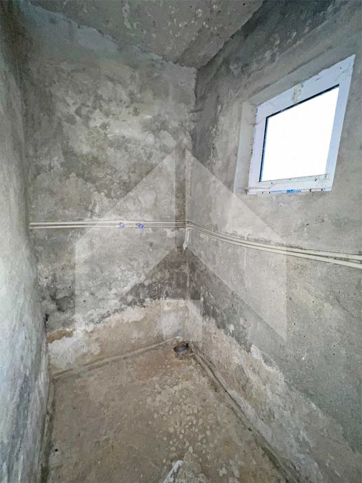 ПРОДАВА двуетажна, тухлена КЪЩА на плоча в с. Цани Гинчево, обл. Шумен