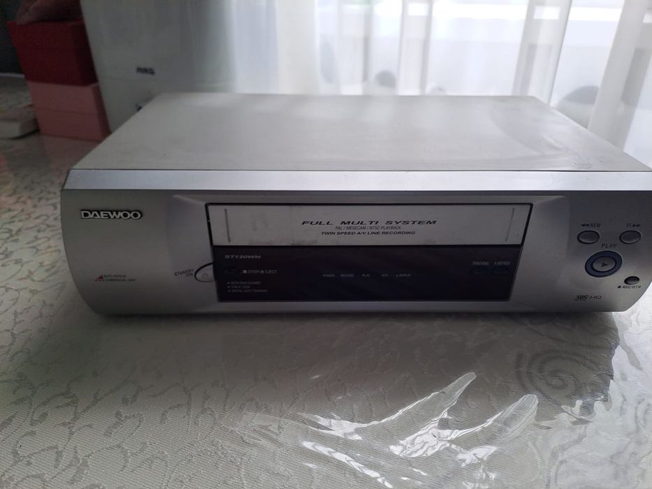 Продам экран и комплектующие