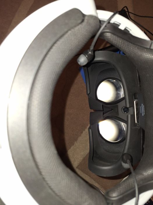 Продам комплект VR PS4