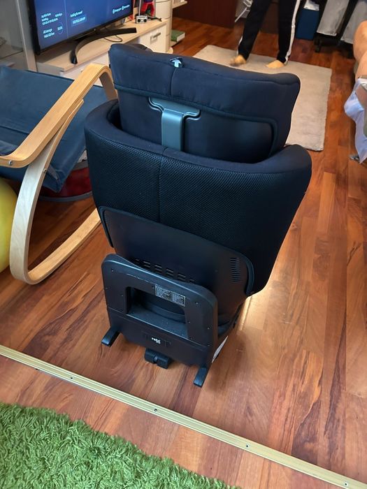 Vând Scaun bebe.. Nuna, cu isofix.