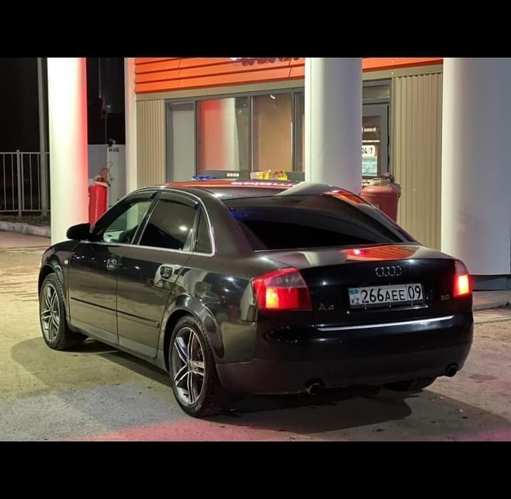 Машина Audi A4 механика