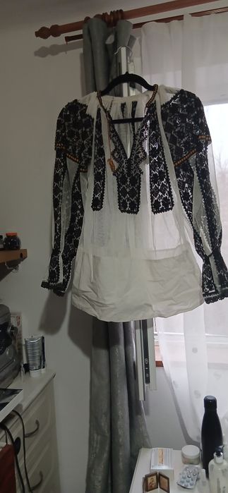 Ie tradițională in stare foarte bună