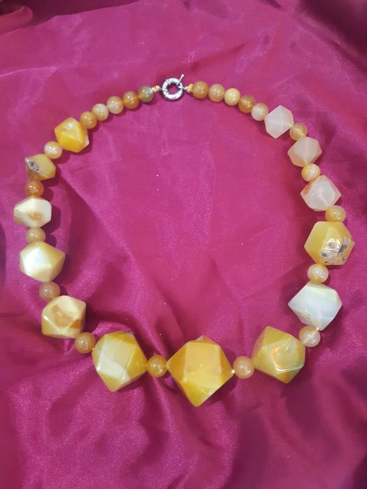 Бусы крупные ограненные