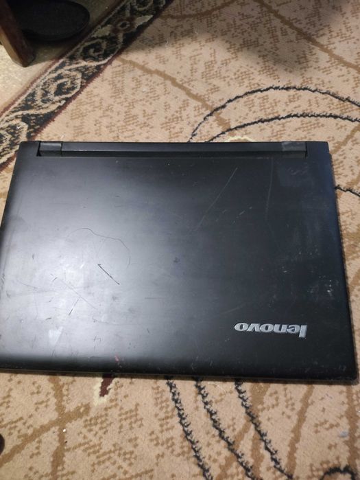 Продам ноутбук и 3 телефона.