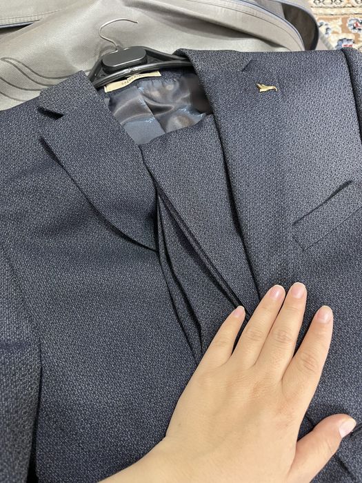 Продам костюм с брюками