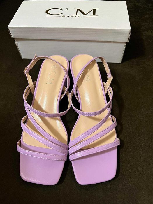 Нови сандали с ток