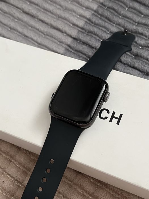 продам Apple Watch SE