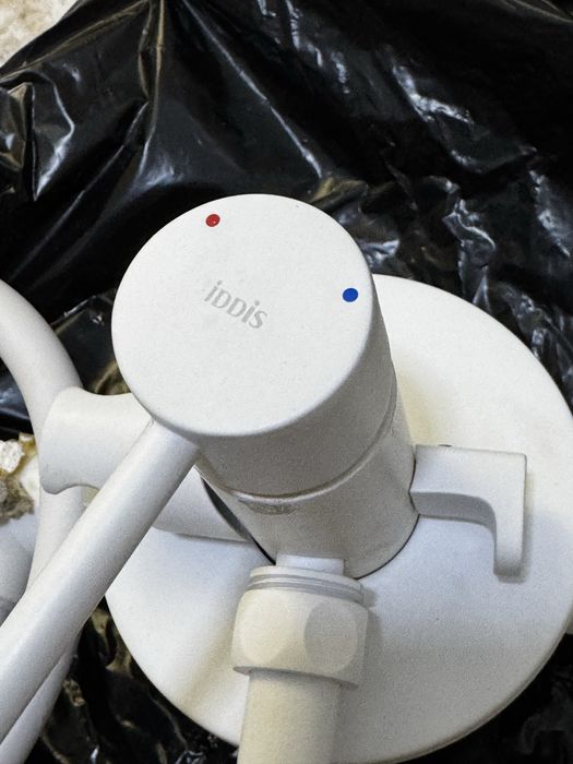 Продам гигиенический душ Iddis