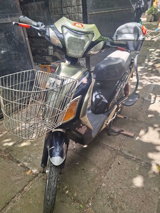 Електрически скутер
Електрически скутер